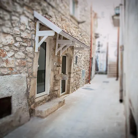 Bed & Breakfast Diffuso Dimora Rossi 4*