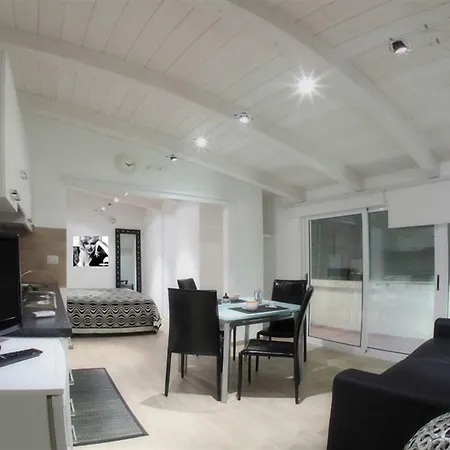 Diffuso Dimora Rossi 4* Turi