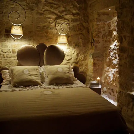Bed & Breakfast Diffuso Dimora Rossi 4*