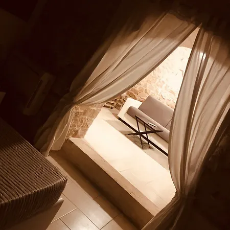 Bed and Breakfast Diffuso Dimora Rossi 4*