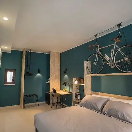 Bed & Breakfast Diffuso Dimora Rossi 3*