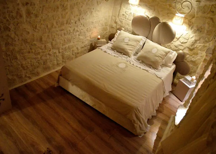 Bed & Breakfast Diffuso Dimora Rossi 4*